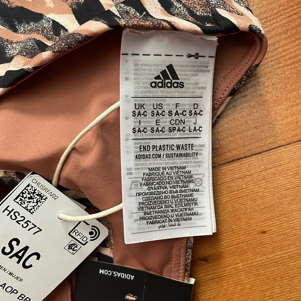 NWT Adidas Studio Sports Bra - Picture 3 of 6
